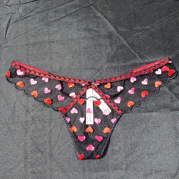 Victorias Secret Red Hearts Black Mesh Thong NWT Size Medium FREE SHIPPING - Picture 1 of 5